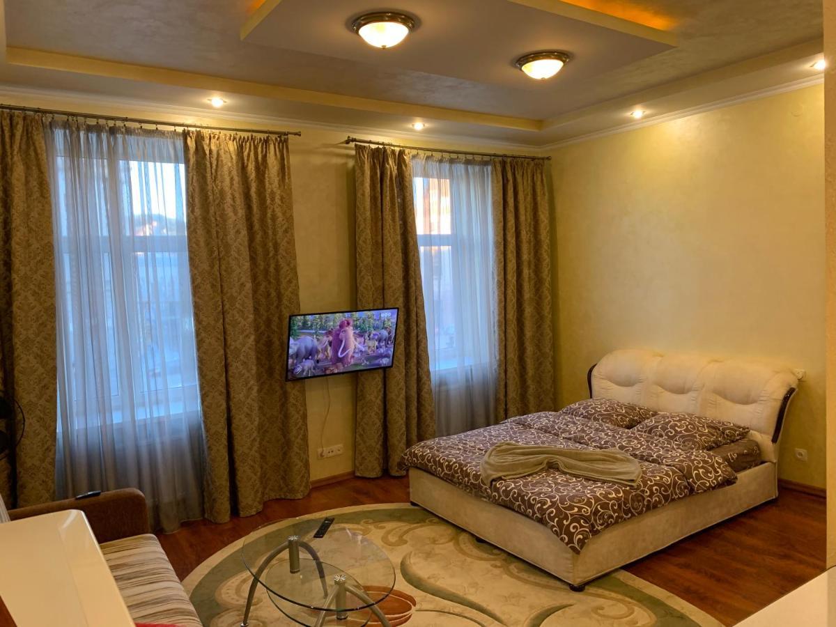 Apartment Miskevycha Lviv Exteriör bild