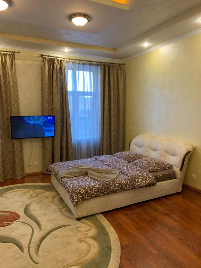 Apartment Miskevycha Lviv Exteriör bild