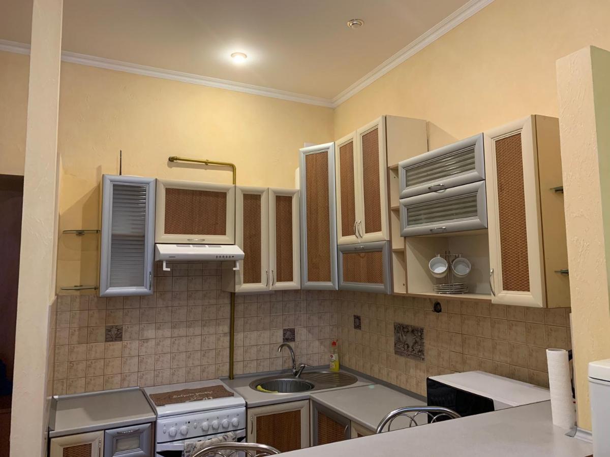 Apartment Miskevycha Lviv Exteriör bild