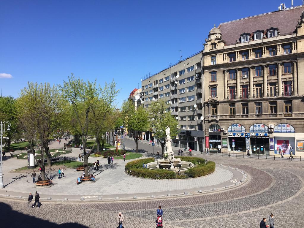 Apartment Miskevycha Lviv Exteriör bild
